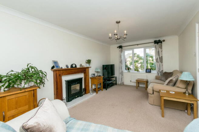 4 bed Detached for sale Image 9