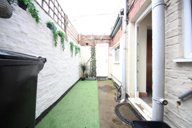 3 bed End of Terrace to rent Image 12