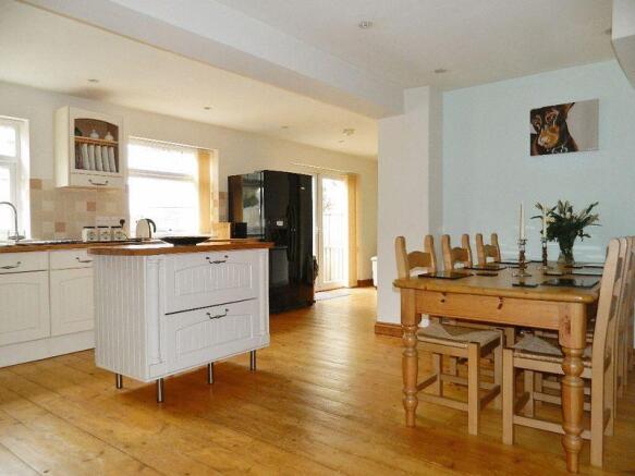 Kitchen / Dining...