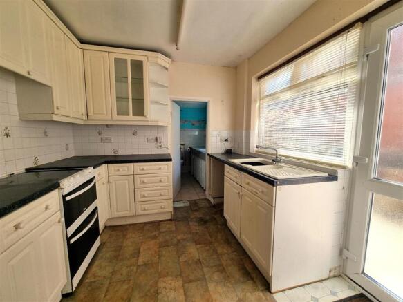 5 Tugela Road - Kitchen.jpg