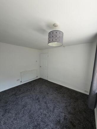 3 bed House to rent Image 8