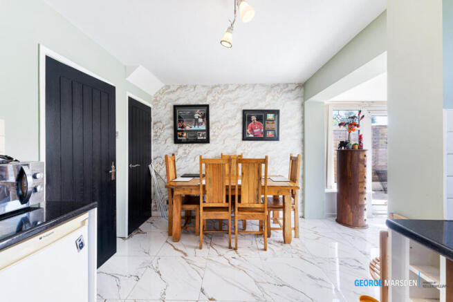 3 bed Semi-Detached for sale Image 9