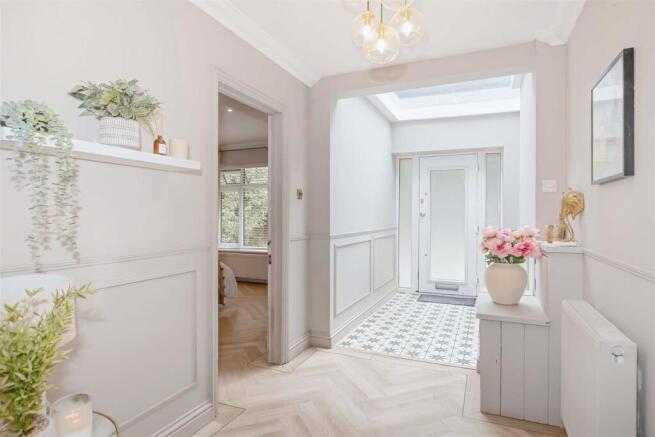 Chesswood Road_18.jpg