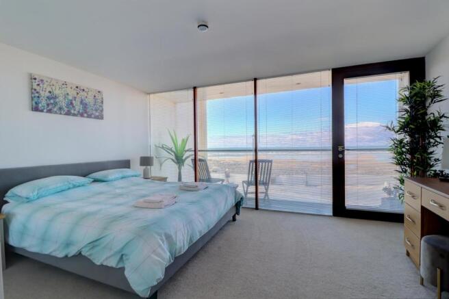 Bedroom 1.jpg