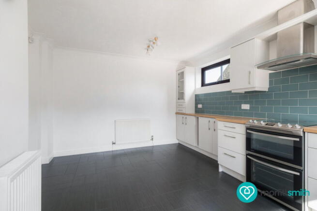 5 bed Detached for sale Image 6