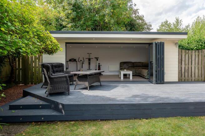 GARDEN ROOM