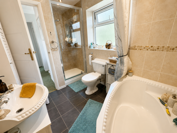 3 bed Semi-Detached for sale Image 8