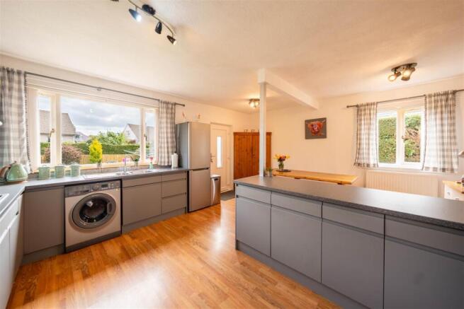 Kinnordy Avenue, Kirriemuir photo 3