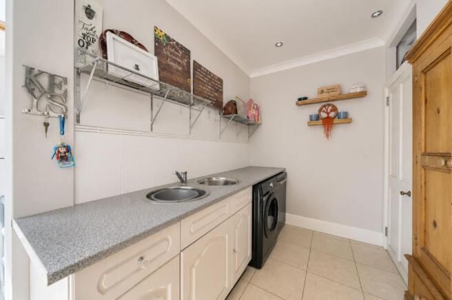 3 bed Terraced for sale Image 7