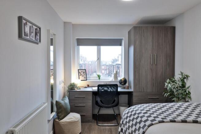 5 bed Flat to rent Image 5