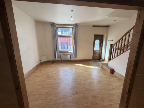 2 bed Terraced to rent Image 6