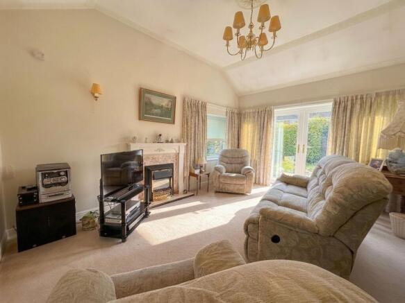 2 bed Semi-Detached Bungalow for sale Image 6