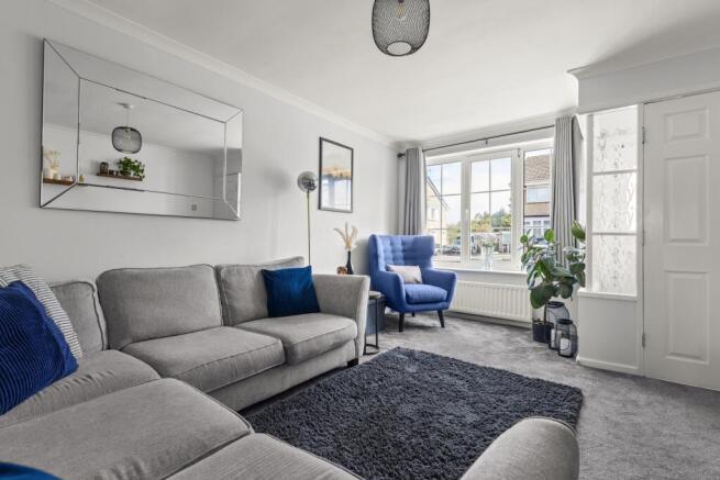 2 bed Terraced to rent Image 5