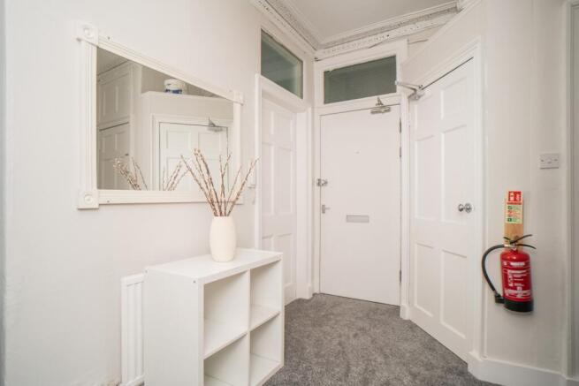 24 1F1 Gardners  Crescent Hallway