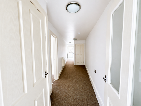 2 bed Flat for sale Image 9