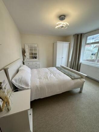 Room 2_2 Oberon Ave