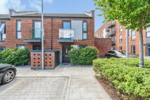 16, Upton Close, Southampton SO19 9UZ