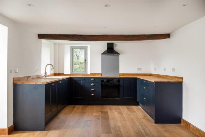 52 - Peach Tree Cottage - GL54 4AL - Web.jpg