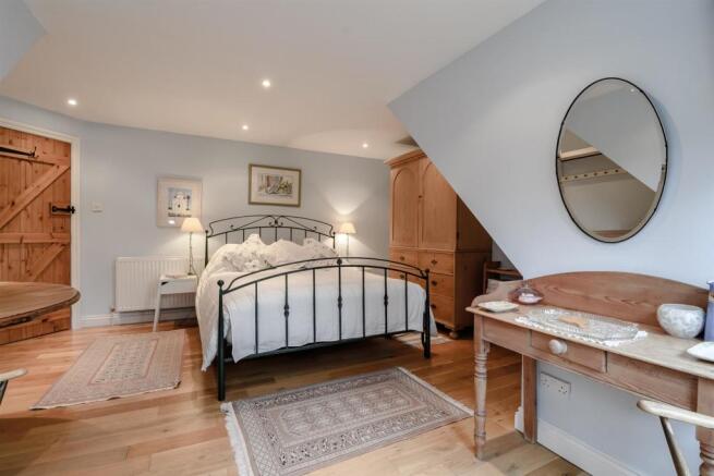 8474536-interior41.jpg