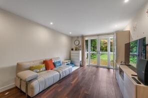 Flat 1, 25 Vesta House, Great North Road, Underhill, Barnet EN5 1EJ