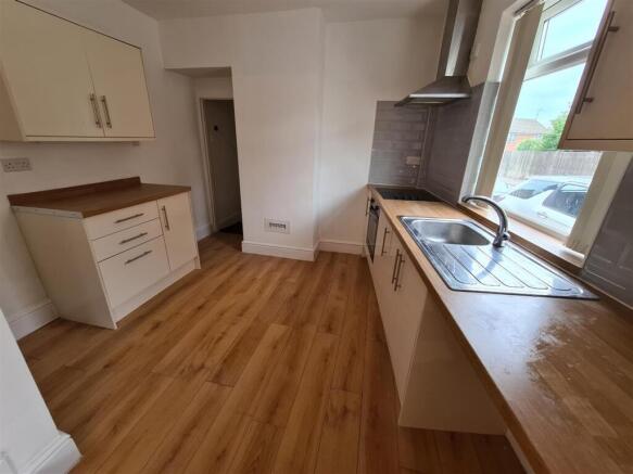 Wood Street 92a - Kitchen.jpg
