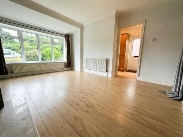 LOUNGE DINING ROOM