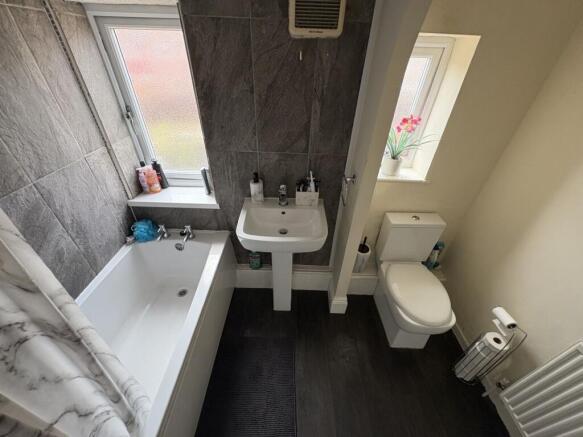 3 bed Terraced for sale Image 8