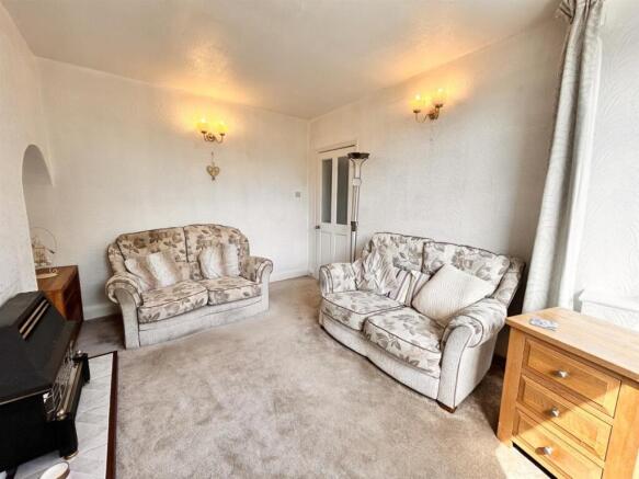 3 bed Terraced for sale Image 4