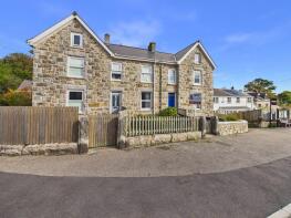 Flat 3, Hardy House, The Square, Truro TR3 7AY
