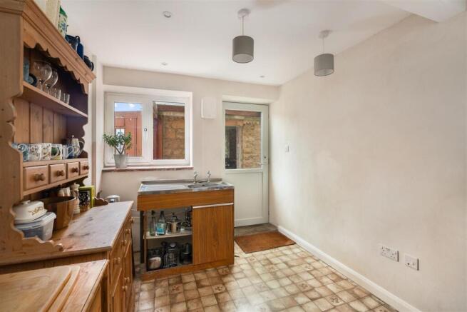 3 Towrise, Sulgrave-7.jpg