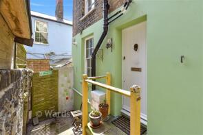 33a, East Cliff, Dover CT16 1LU