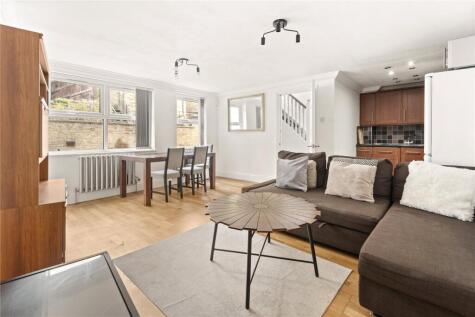 Barnard Mews, London, SW11