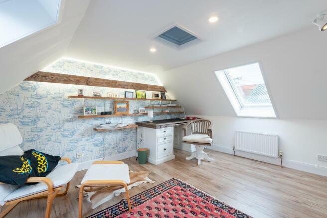 BEDROOM 4