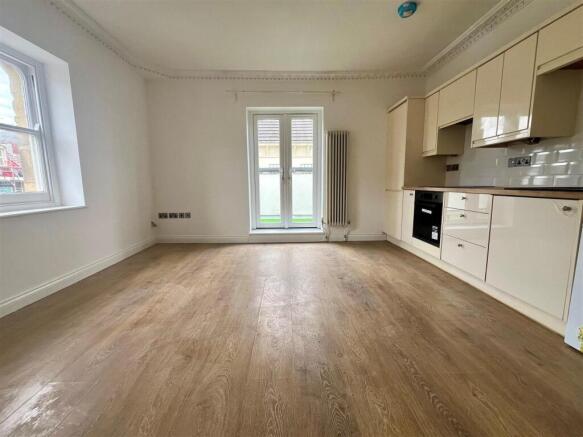 21 Cotham Vale (2).jpg