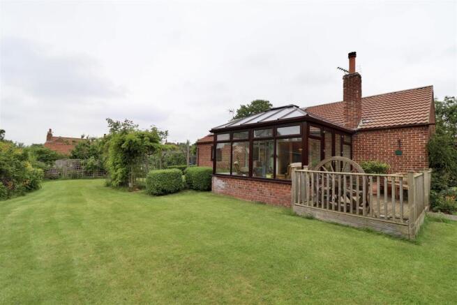 4 bed Detached Bungalow for sale Image 12