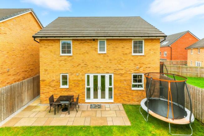 4 bed Detached for sale Image 11