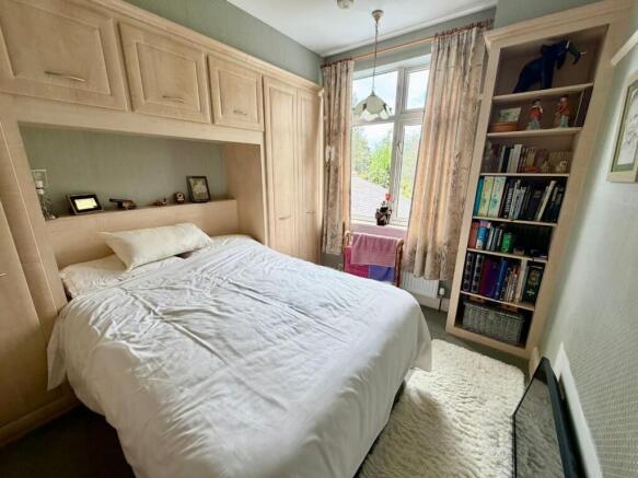 4 bed Semi-Detached for sale Image 10