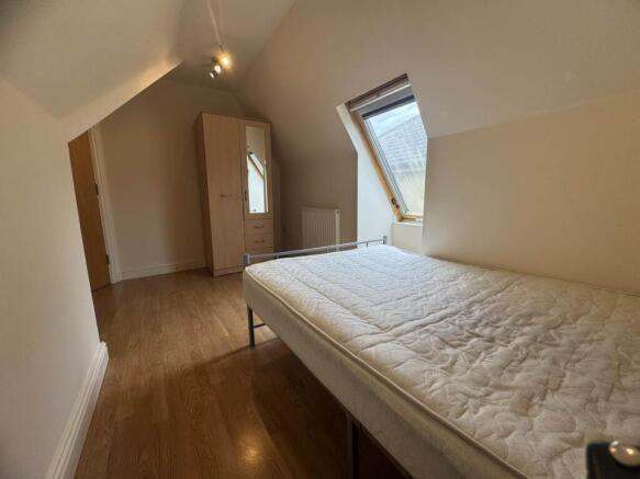 Room 4 (3)