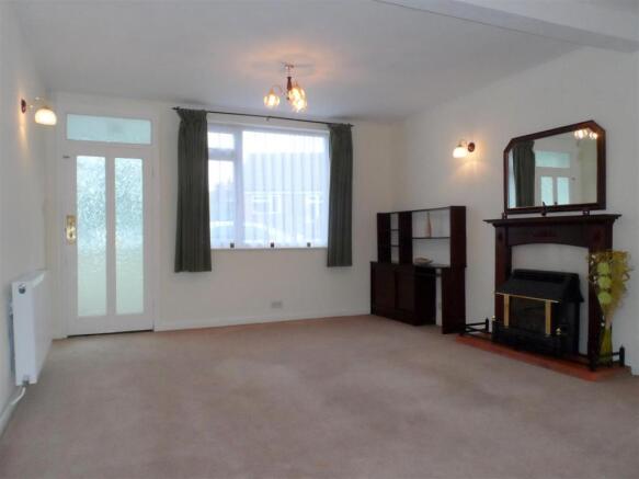 OPEN PLAN LIVING/DIN