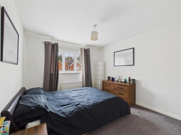 4 bed Detached for sale Image 8