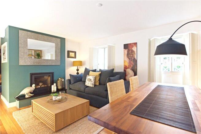 Sitting/Dining Room
