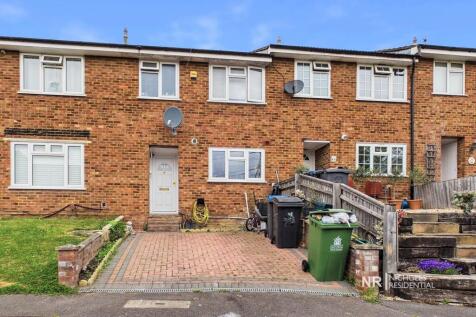 Drake Road, Chessington, Surrey. KT9 1LQ