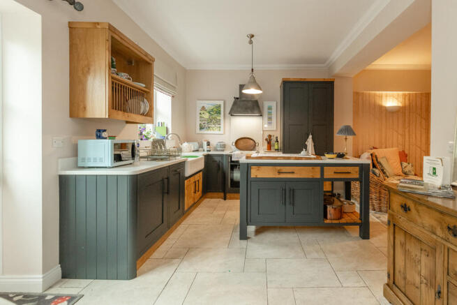 4 bed Town House for sale Image 12