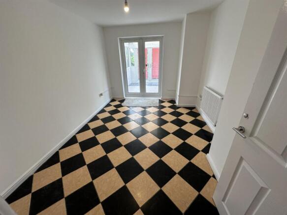 Modern 3/4 Bedroom Townhouse in Newport, NP19