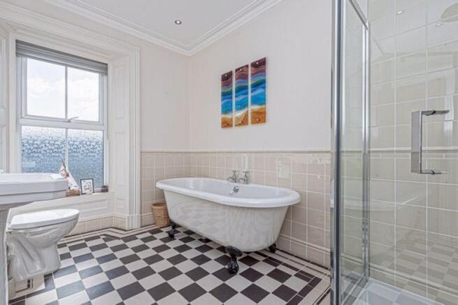 BATHROOM/W.C.