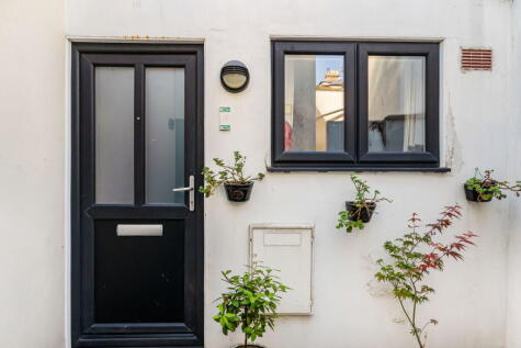 St. Georges Road, Cheltenham, GL50 3ED