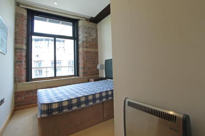 2 bed Flat for sale Image 6