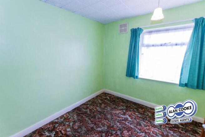 BEDROOM 2