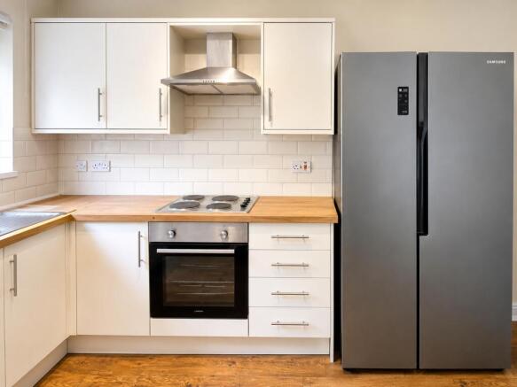 3 bed House Share to rent Image 6