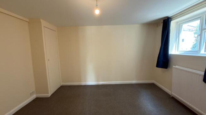 Flat B, 28 Hibernia Road, Hounslow, Middlesex, TW3 3RY